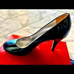 RON WHITE METALLIC BLUE HEELS